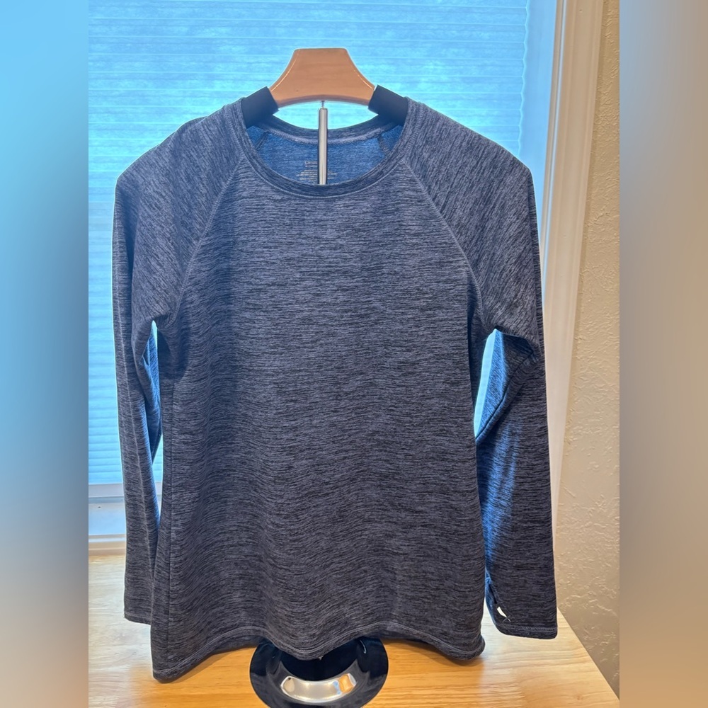 Cuddl Duds Climate Right Blue  Long Sleeve Top Size Medium